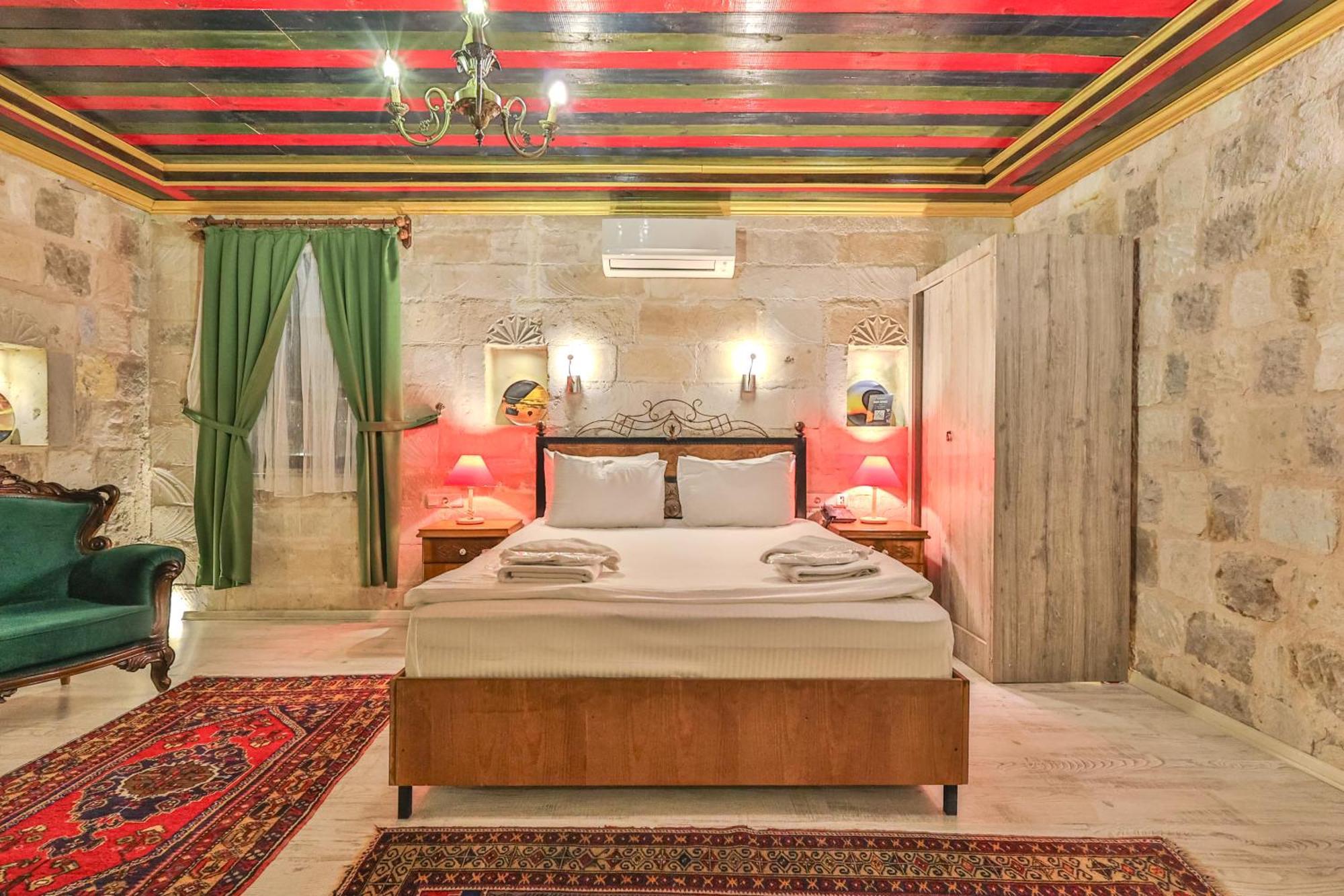เบดร็อค เคฟ โฮเทล Hotel เกอเรเม ภายนอก รูปภาพ
